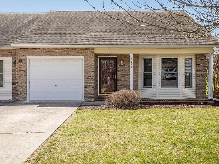 348 Diana Ct — Photo 2