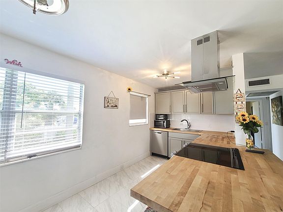 4th image of 336 Farnham P #336