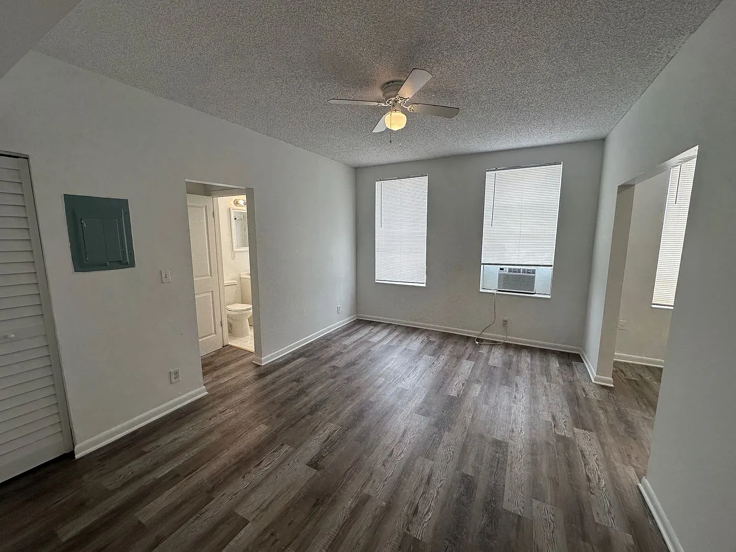 2716 S Dixie Hwy — Photo 3
