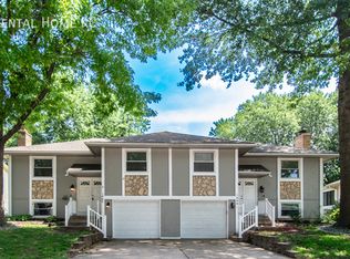 1444 E Willow Dr, Olathe, KS 66062