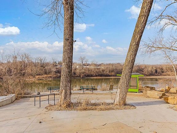 5th image of 4111 Frisbie Rd