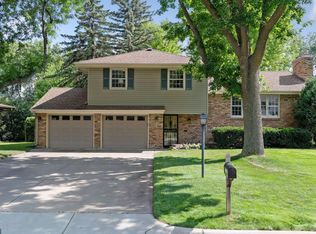5833 Grove St, Edina, MN 55436