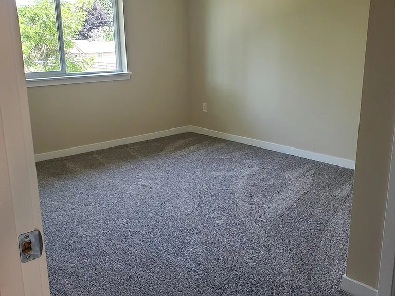 1917 Ahlers Ave — Photo 18