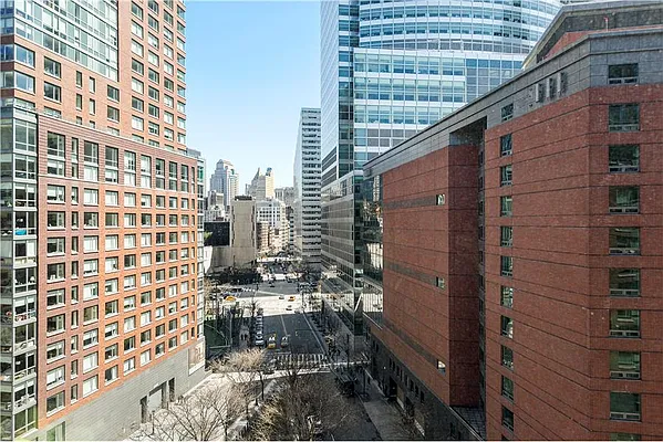 Rented by R New York | media 24