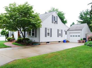 21 Duncan Rd, Rumford, RI 02916