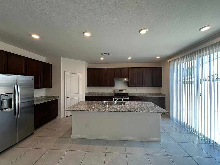 7569 W Mistral Ave — Photo 8