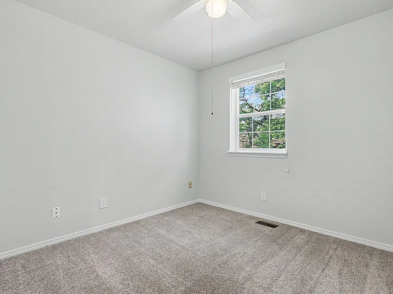 1430 Tamarisk Dr — Photo 20