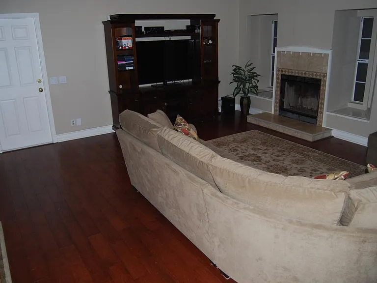 9970 Courtyard Dr — Photo 7