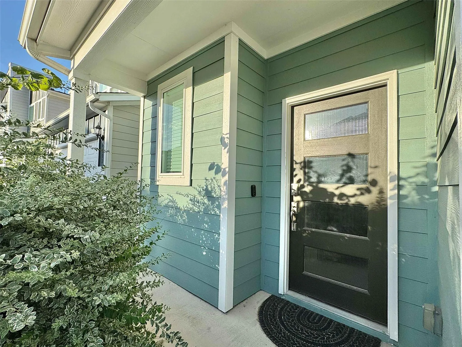 3 bed, 2.5 bath, 2143 sqft, $3,495 — Photo 2