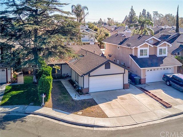 1st image of 2409 Acorn Pl