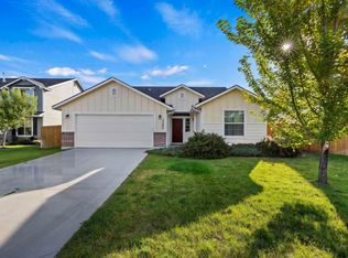 5240 N Diamond Creek Ave, Meridian, ID 83646
