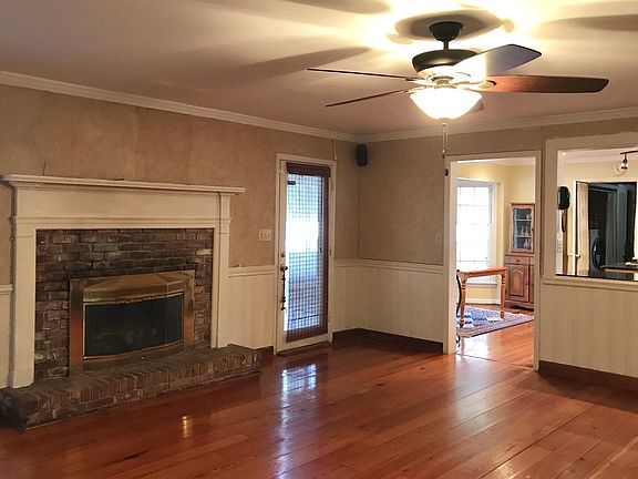 4th image of 2920 Jackson Dr