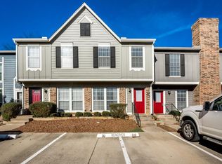 30 Abbey Rd, Euless, TX 76039