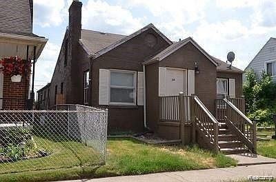 1st image of 34 E Glenwood St