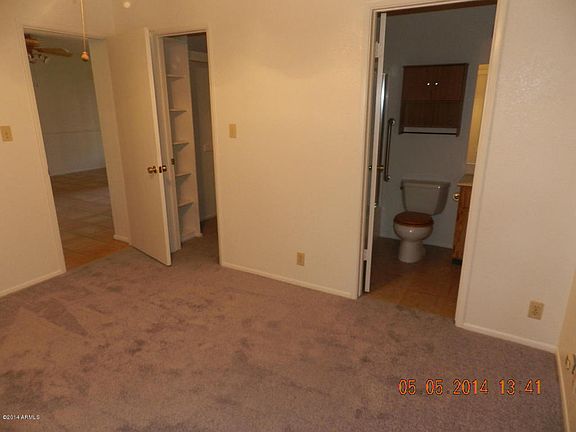3rd image of 427 W Pontiac Dr Unit 4