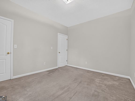3rd image of 636 Oakland Hills Dr