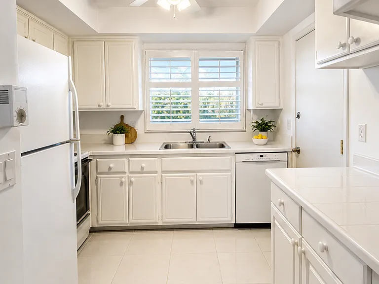 331 Tequesta Dr #221 — Photo 3