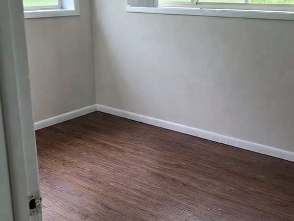 4th image of 34 Springbrook Cir