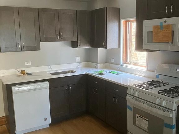 4th image of 2440 N Mozart St #2