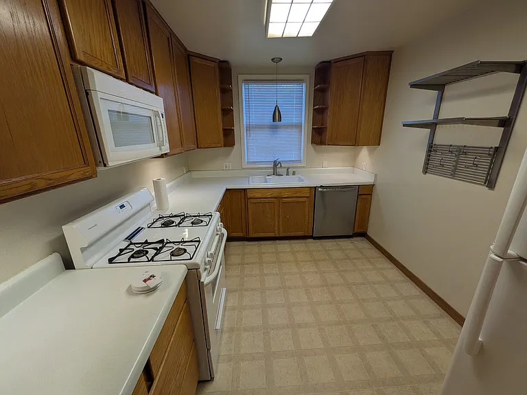 113 Revere St — Photo 9
