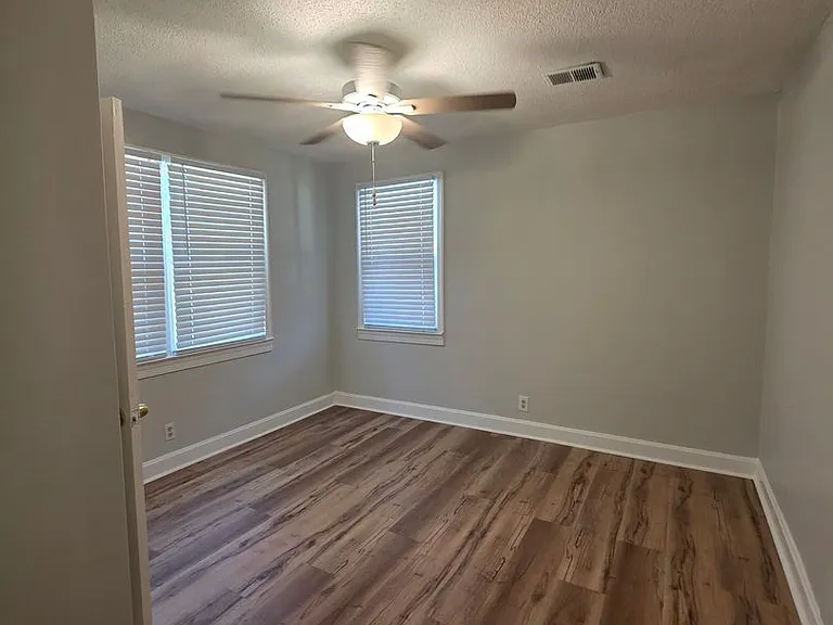 3015 English Ave — Photo 8