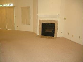 4th image of 1282 Lake Dr