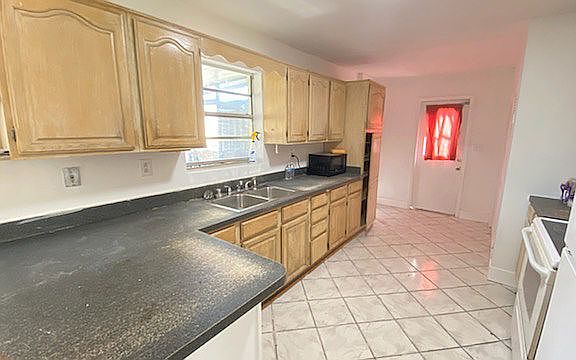 Kitchen & door to backyard
