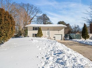 19 Scotchpine Dr, Islandia, NY 11749