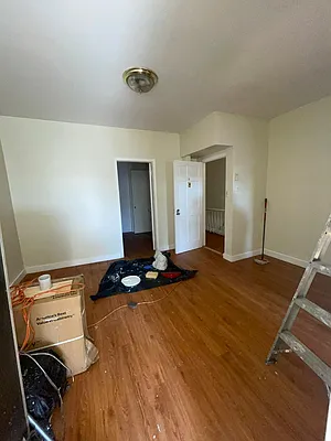 Rented by Safdie Realty Group | media 9