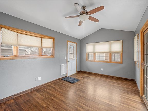 3rd image of 2225 Camelot Ct