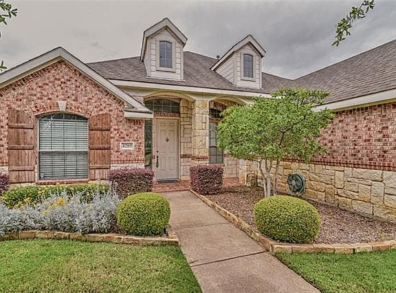 3rd image of 4205 Wildbriar Ln