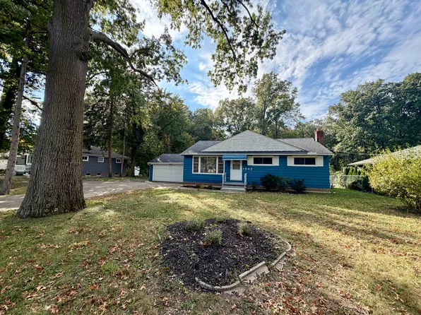 1842 Columbia Rd, Westlake, OH 44145