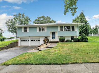 60 Sunrise Ter, Stratford, CT 06614