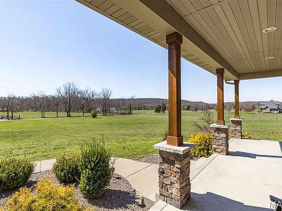 5th image of 5909 Feezor Rd