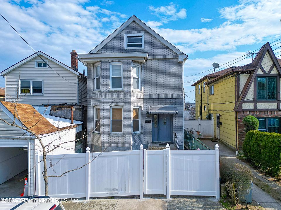 2nd image of 146 Cedar Ave