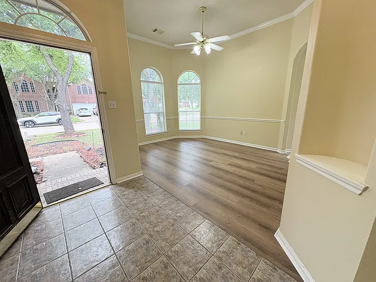 6038 Heathmoor Ln — Photo 5