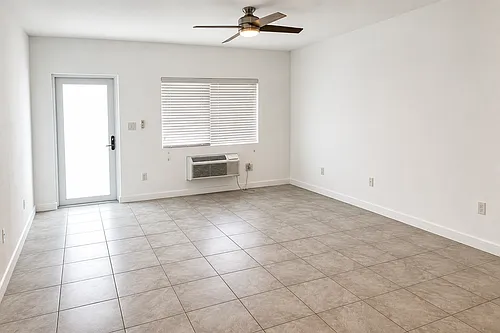 610 74th St Photo 1