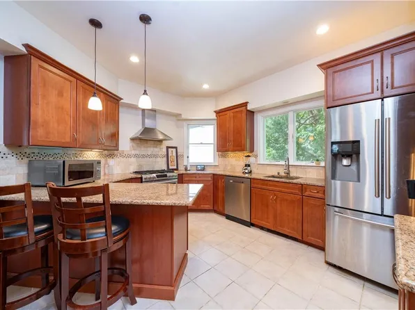 31 Walgrove Avenue, Dobbs Ferry, NY 10522