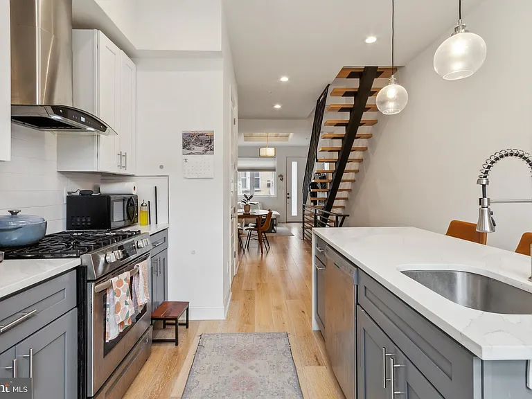 2145 Cross St — Photo 8