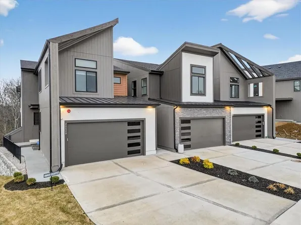 9328 Freedom St, Lenexa, KS 66227