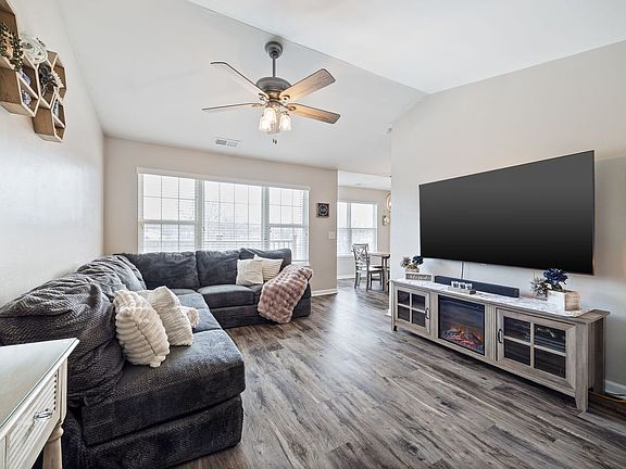 3rd image of 1281 N Red Oak Cir Unit 3