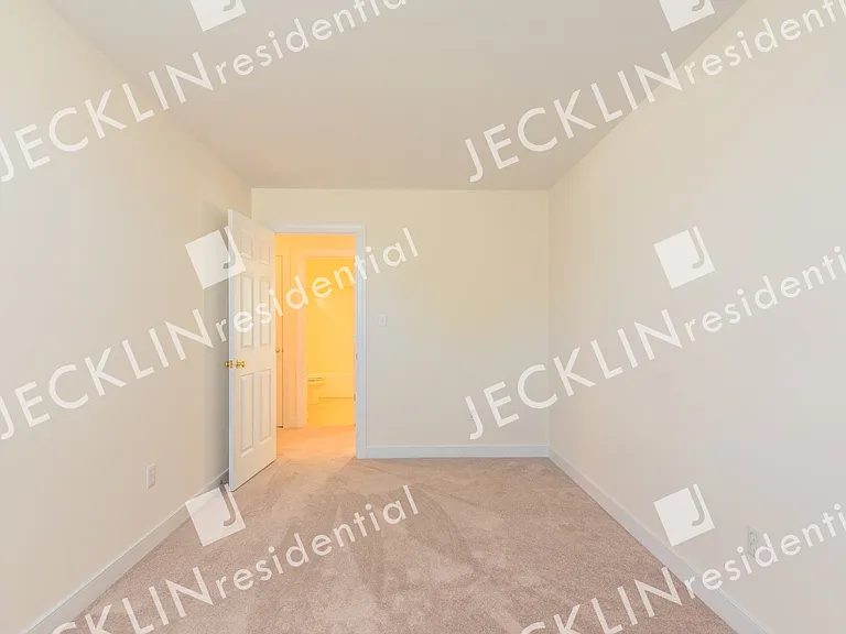 10653 Anna Marie Dr — Photo 31