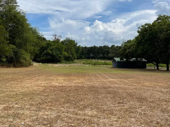Saylors St, Brownsboro, TX 75756
