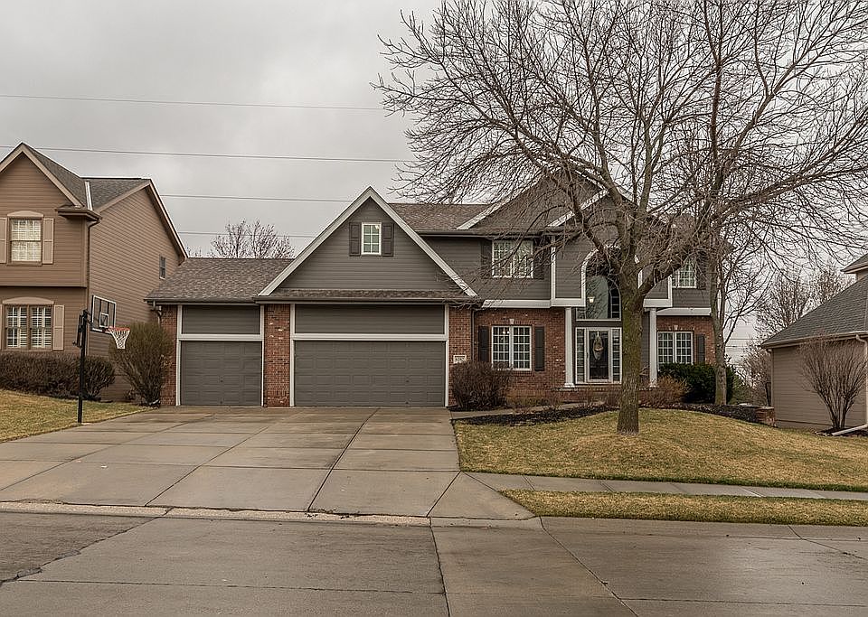 1st image of 6207 S 180th Avenue Cir