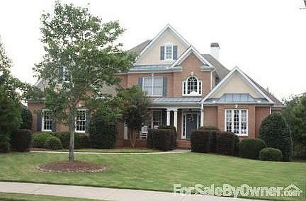 Grand Veridian Subdivision
						:
						Level front and back yard with large side-entry driveway.