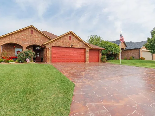 1532 Stonehouse Dr, Elgin, OK 73538