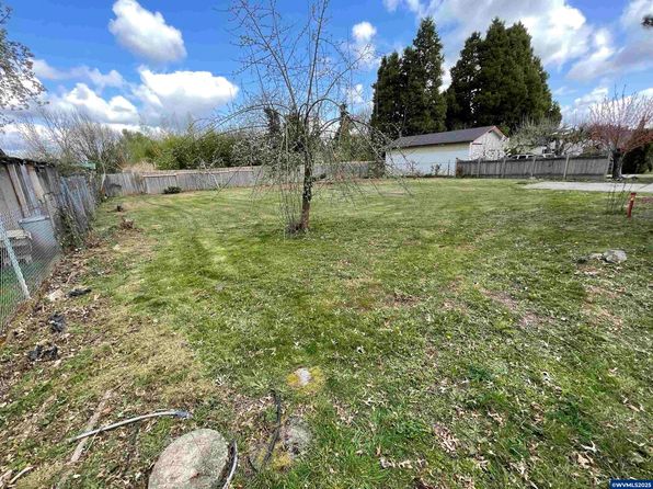 2045 Hollywood Ln, Salem, OR 97305