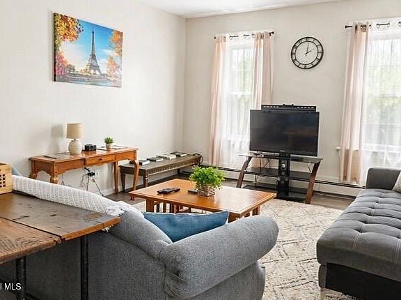 4th image of 677 Pawling Avenue