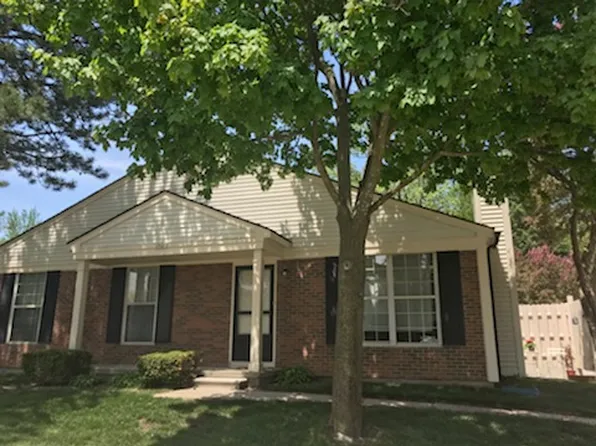 1501 Dover Hill Rd N #1, Walled Lake, MI 48390