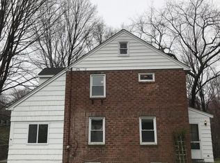 8 Lockwood Ln, Riverside, CT 06878